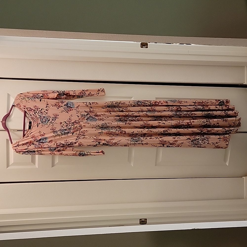 Sexy Diva long dress. Blush color with floral print Size XL